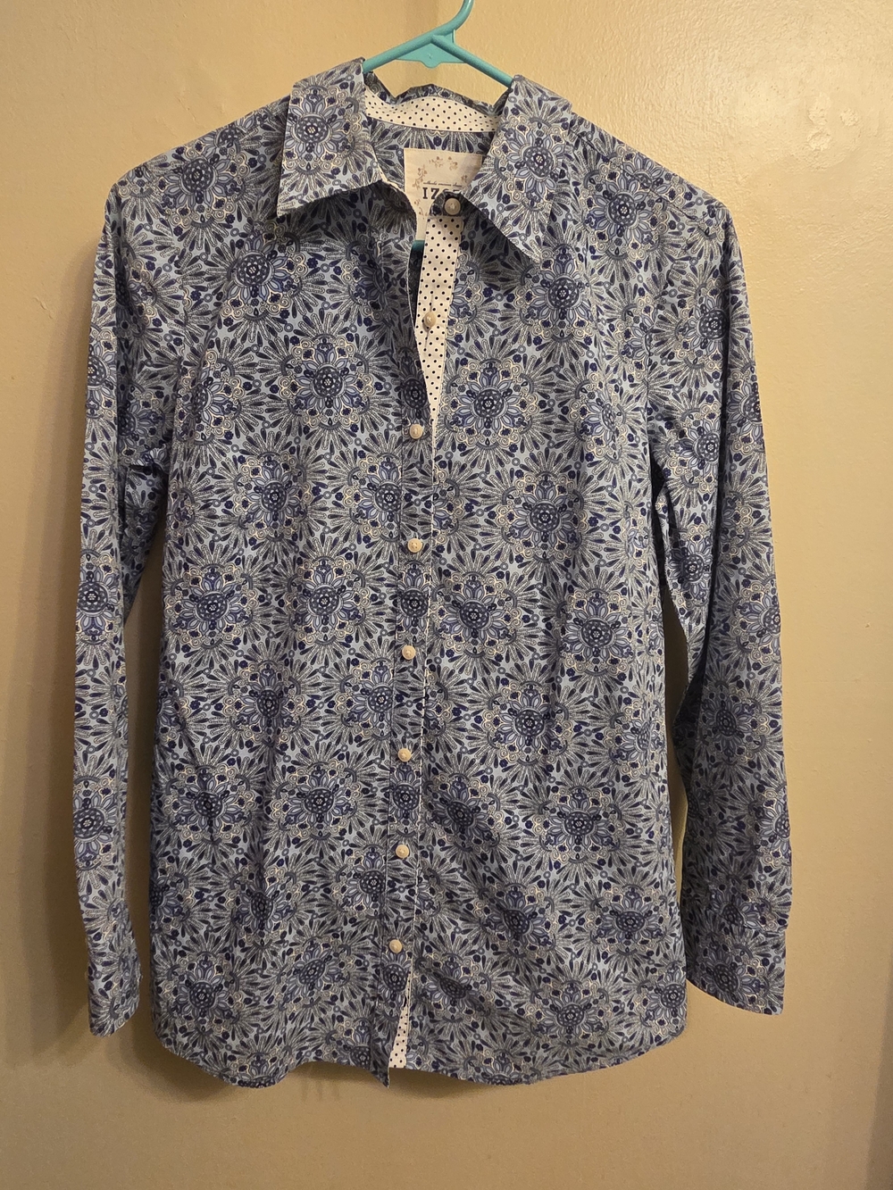 IZOD Women's Cotton Button Down Shirt Small Blue Medallion Boho Geometric Top